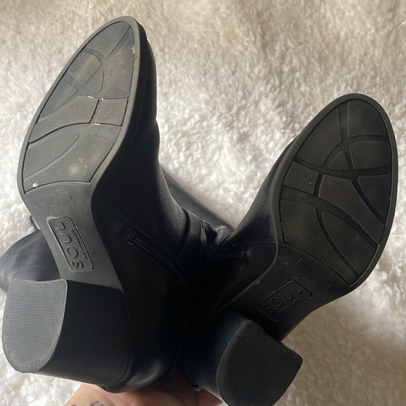 Naturalizer Black Leather Boots - Picture 4 of 6